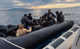 Nüfus memuru ve emekli polis de göçmen kaçakçılığı şebekesinde