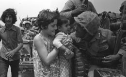 Yağmur gibi geliyor